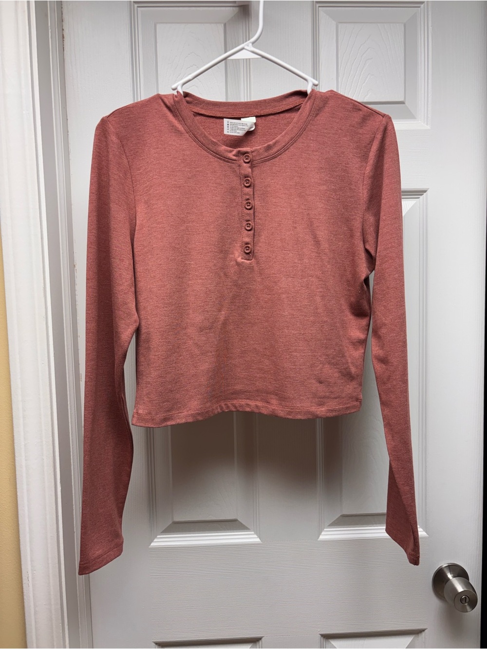 Yogalicious Women’s Velvety Heather Valentina Henley Crop Top Long Sleeve Large